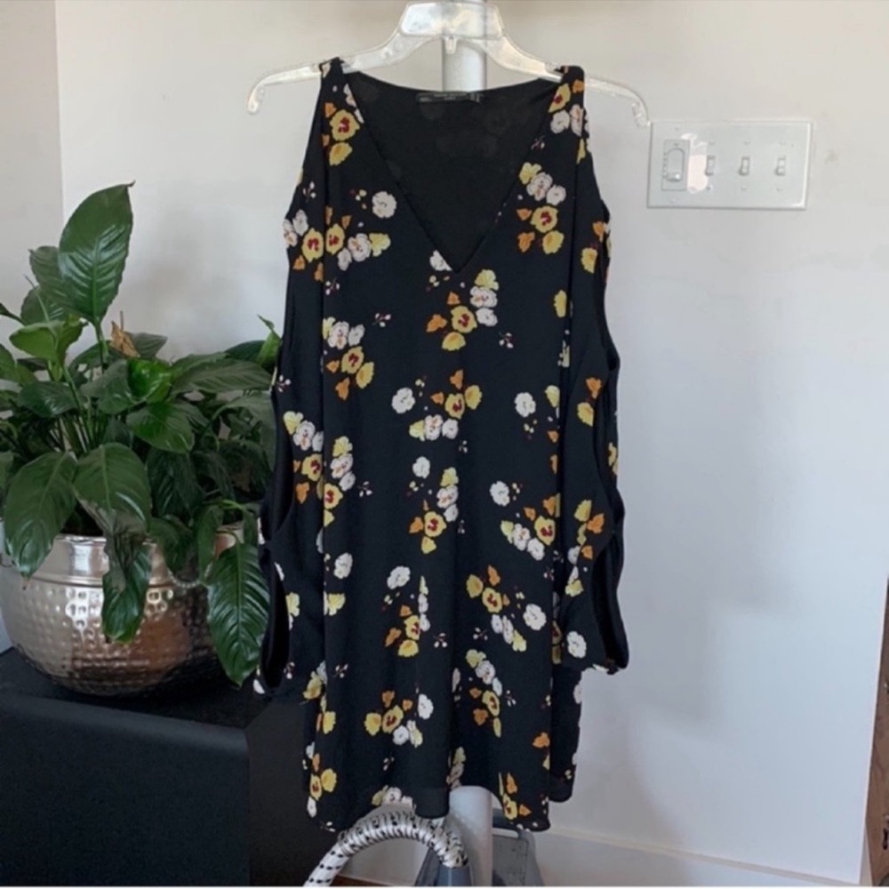 Zara Floral V neck cold Shoulder Dress Sz M Black Orange Green A Line